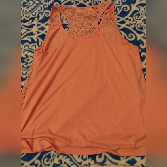 Wound Up Skull and Flowers Tank Top. Size XL 15-17. Multi colored. - Picture 5 of 5